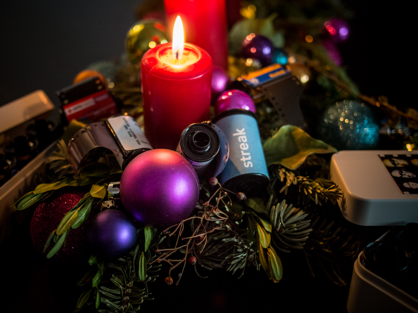 
          I wish you and your families a Merry Christmas and a Happy New Year! Next year we will of course continue ‘A Coffee with’ and  I have some new films to test out. Let’s see what 2013 brings. Enjoy the 
        